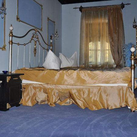 فندق Casa Cu Farfurii سِنايا الغرفة الصورة
