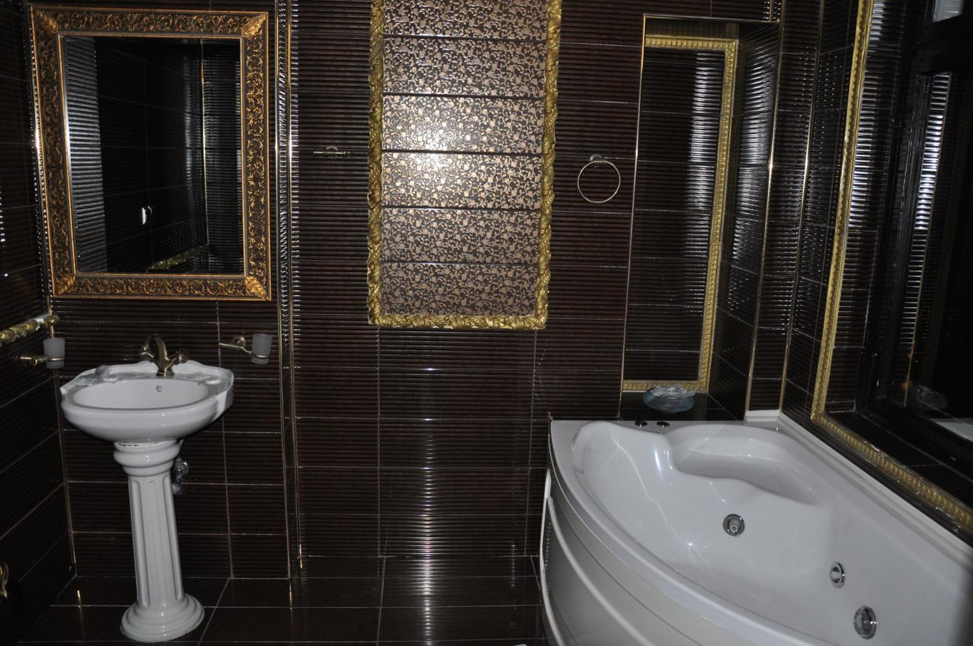 فندق Casa Cu Farfurii سِنايا الغرفة الصورة